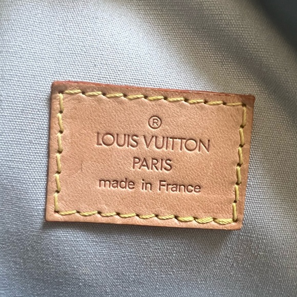 Louis Vuitton ‘Summit Drive Monogram Vernis’ handbag in Perle Buttercream - Picture 11 of 14